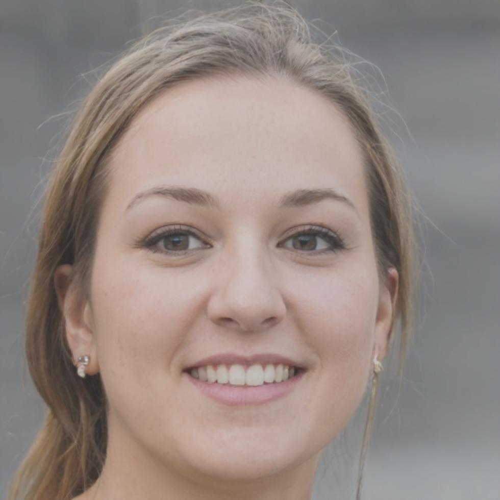 Brenna Fairweather headshot
